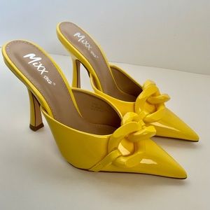 Pointy Sunshine Heels